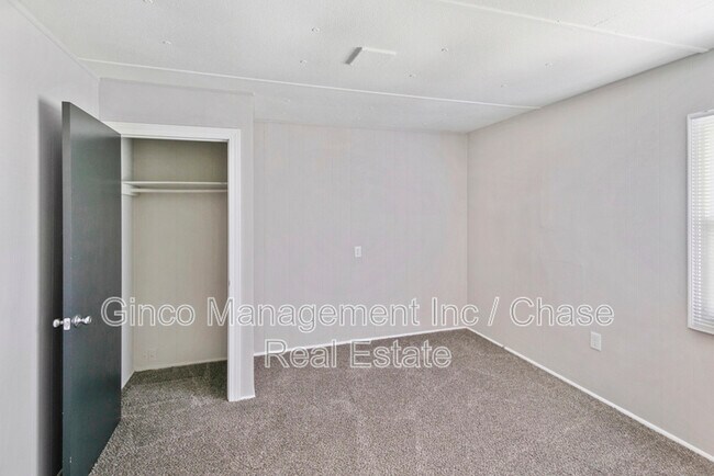 Building Photo - 4328 Greenbrier Ln