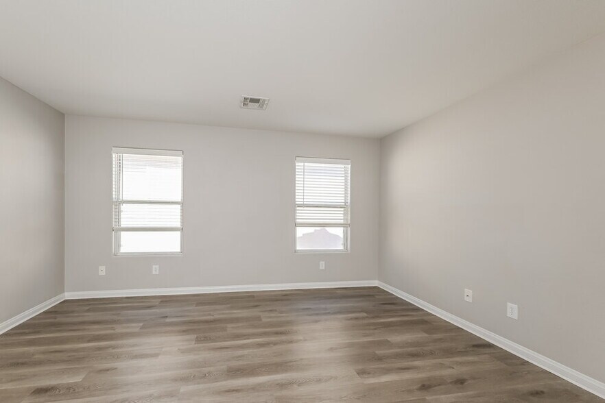 Building Photo - 6171 W Blue Rapids Ct