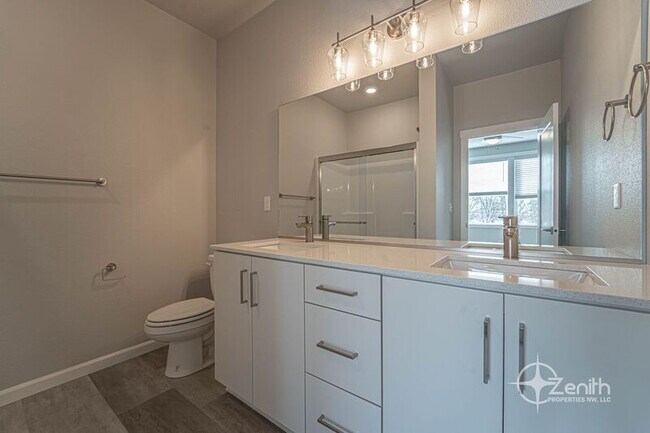 Building Photo - 16326 NE 20th St