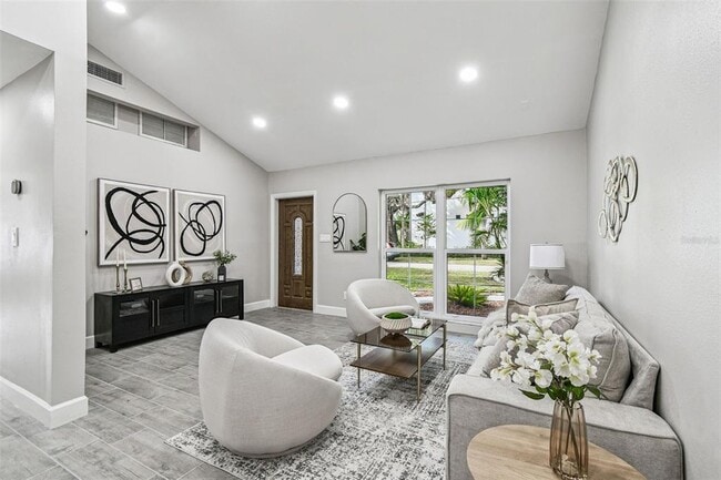 Building Photo - 2 S Treasure Dr