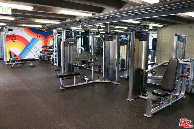 Building Photo - 25 S 15th Pl