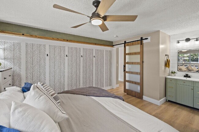 Building Photo - Modern Comfort Meets Charm – Beautifully U...