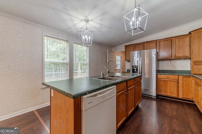 Building Photo - 246 Kings Ridge Dr