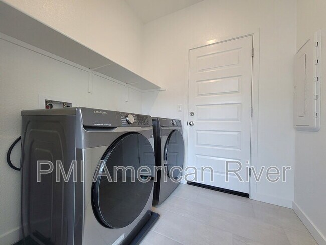 Building Photo - 9013 Allegretto Wy