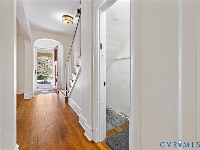 Building Photo - 3319 W Grace St