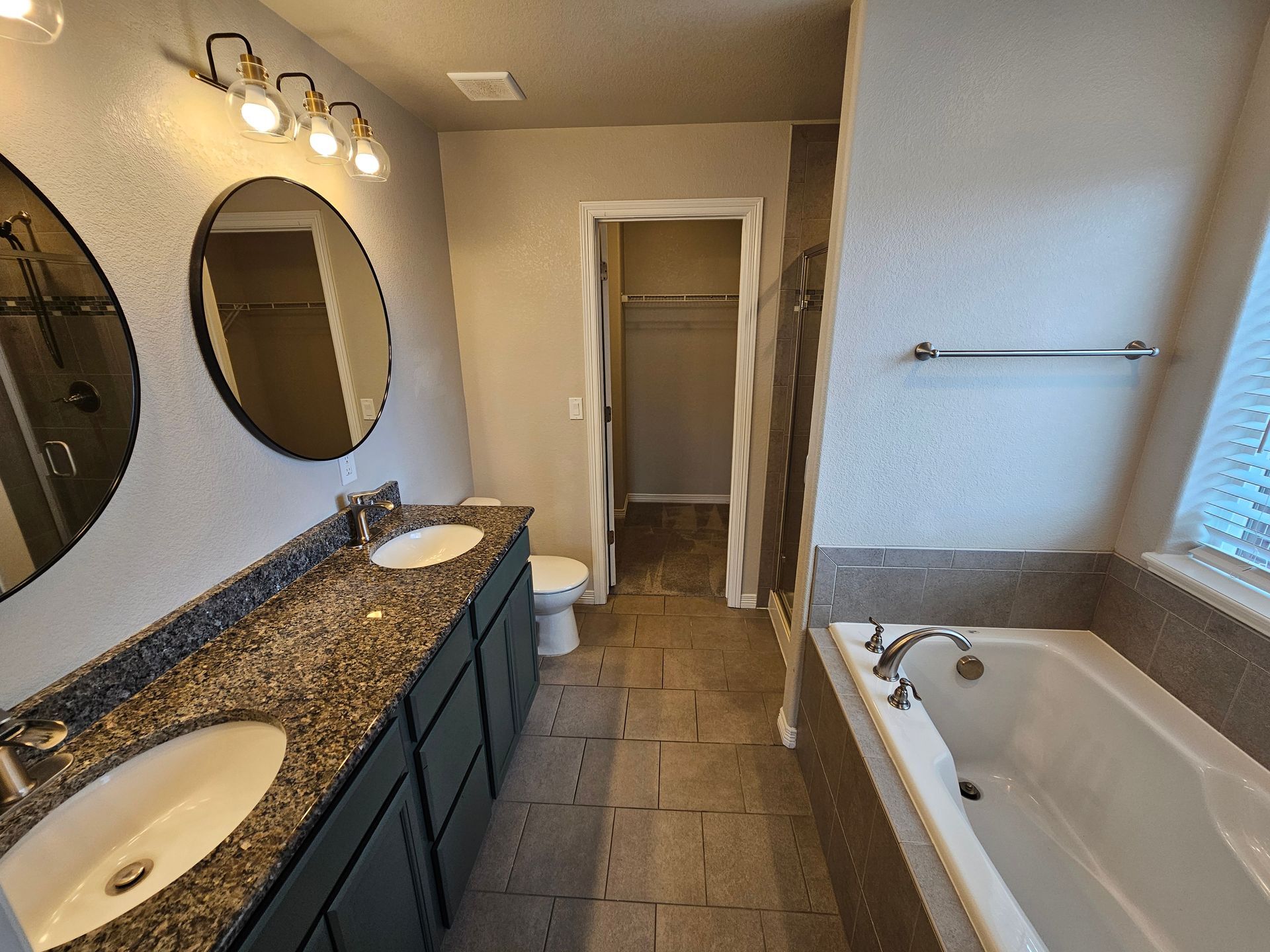 Building Photo - 13256 Park Meadows Dr