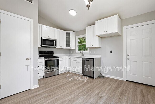 Building Photo - 5230-B Scarsdale Drive