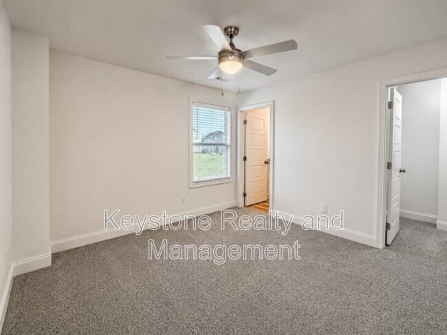 Building Photo - 919 Martin St