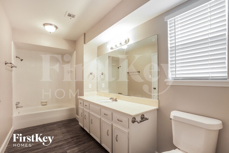 Building Photo - 17415 Rustic Pine Trail