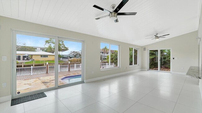 Building Photo - 1412 NE 53rd Ct