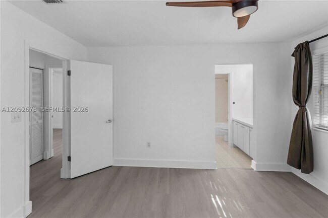 Building Photo - 3625 SW 37th Ave