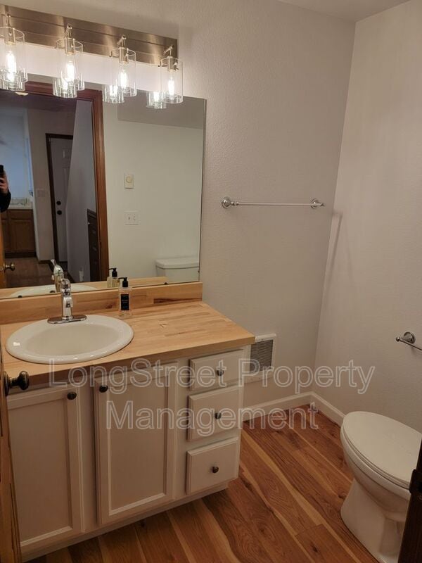 Building Photo - 3121 NE Flintlock Pl