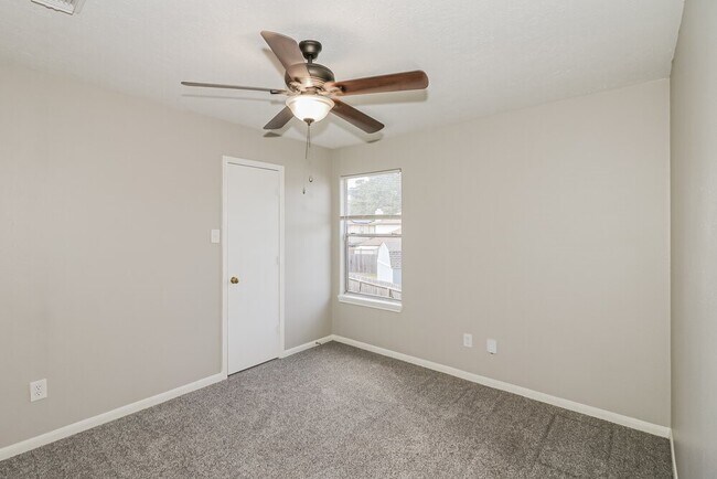 Building Photo - 6407 Crim Ct