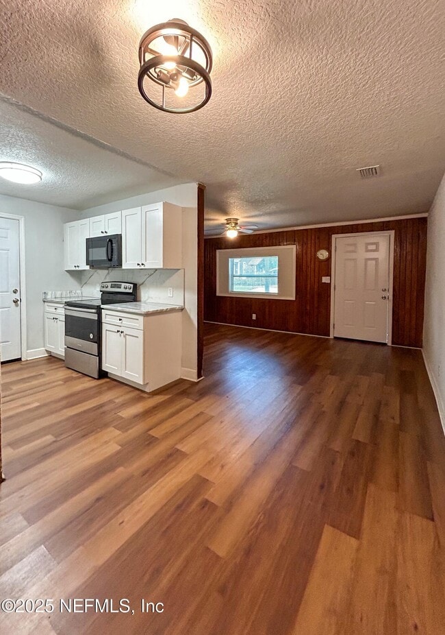 Building Photo - 3220 Myra St