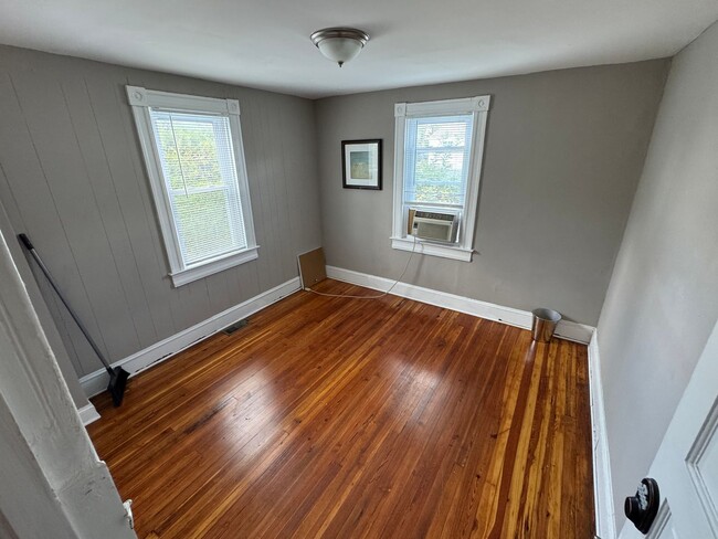 Building Photo - Spacious 5-Bedroom Home in Pikesville, MD ...