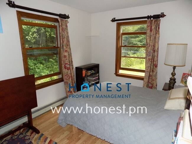 Building Photo - 43 Sunset Dr