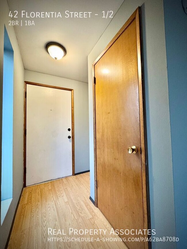 Building Photo - Charming 2-Bedroom, 1-Bath Unit for Rent i...