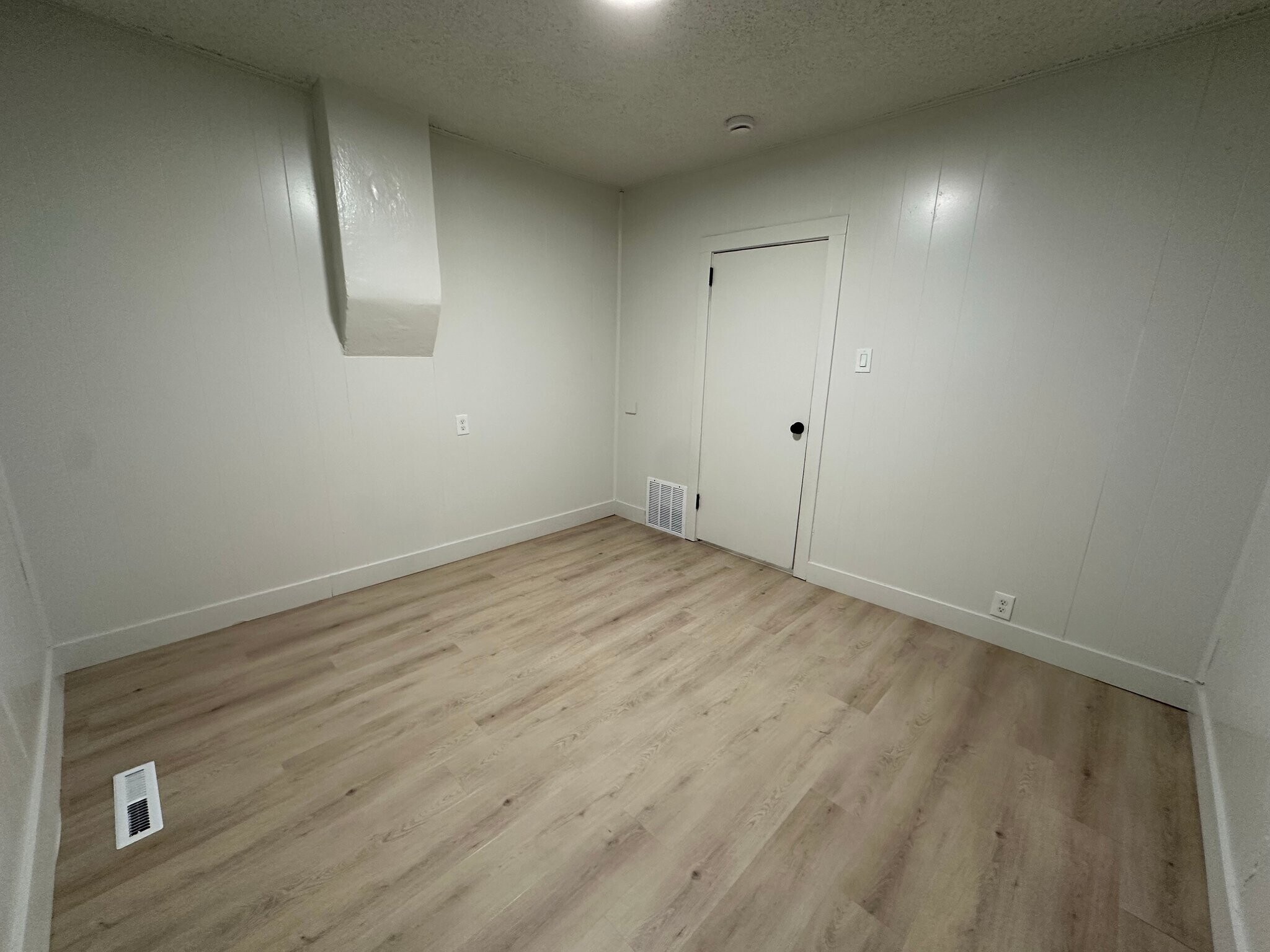 Building Photo - 3442 S 200 E