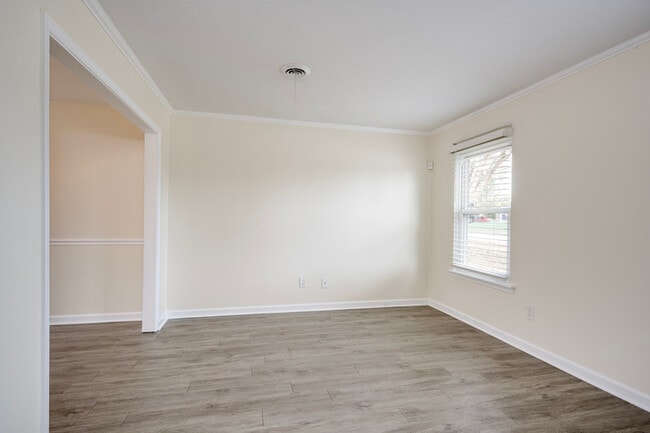 Building Photo - 115 Sunnywood Dr