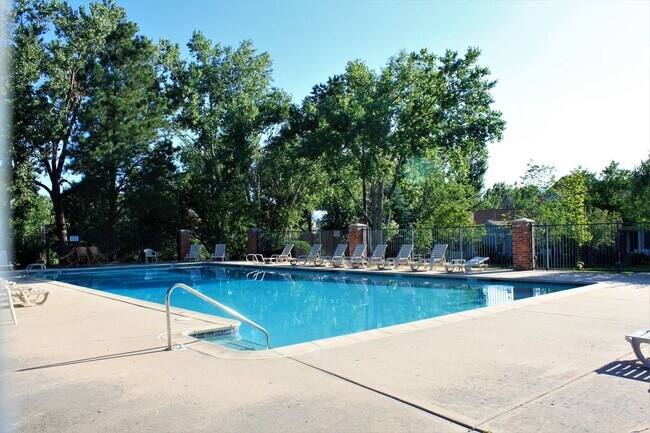 Building Photo - 6990 Los Reyes Cir