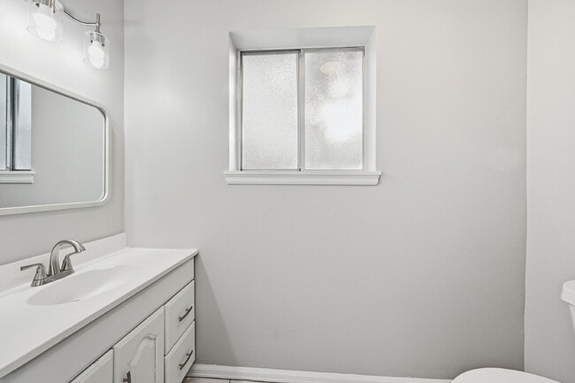 Building Photo - 2,595.95-  3 Bed, 1.5 Bath Home In Longmont with Great Backyard and In Unit Laundry!