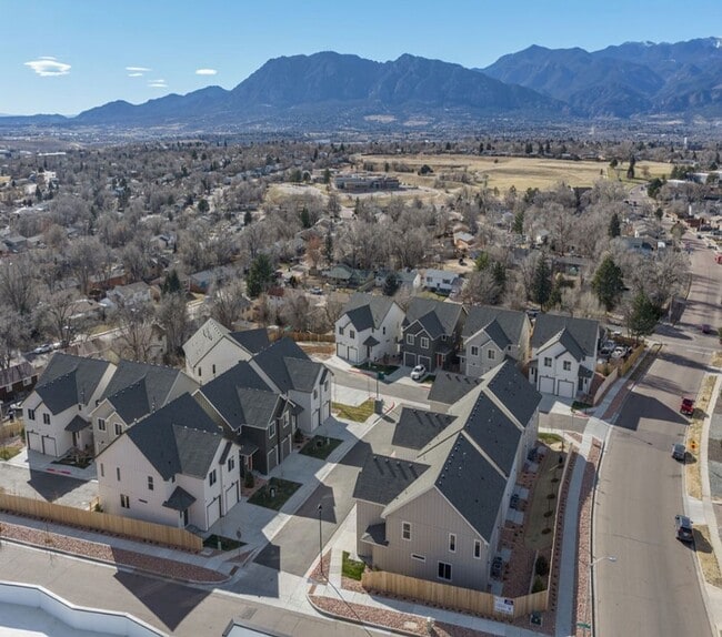 Building Photo - 1518 Tyram Grv