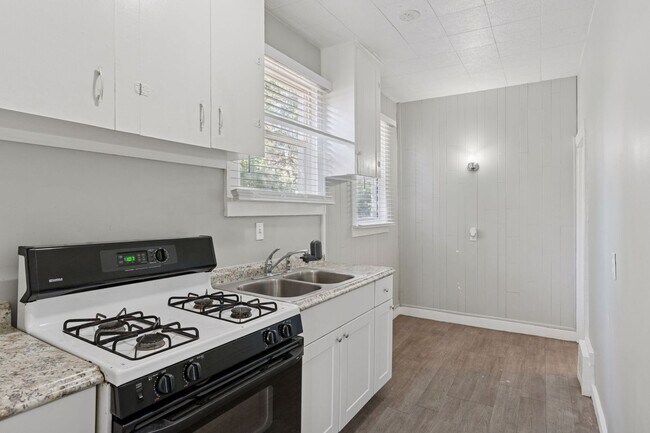 Building Photo - 3754 S Delaware St