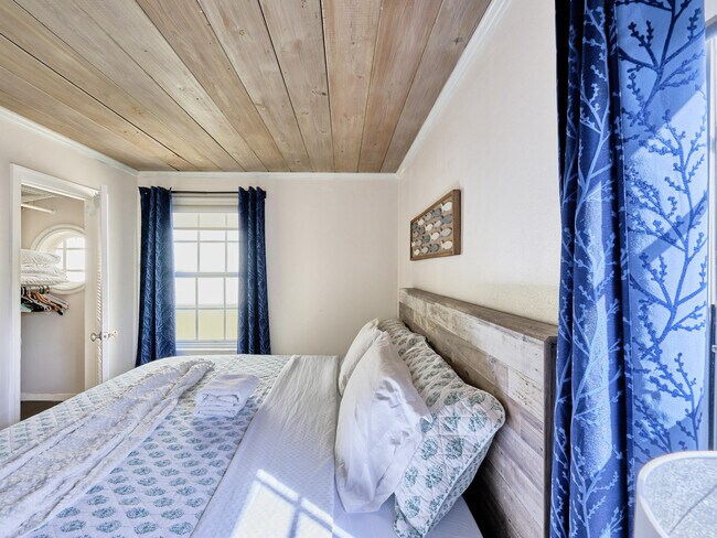 Building Photo - 1214 E Atlantic Ave