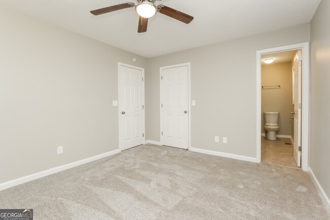 Building Photo - 219 Hampton Dr