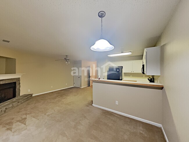 Building Photo - 1428 Box Circle