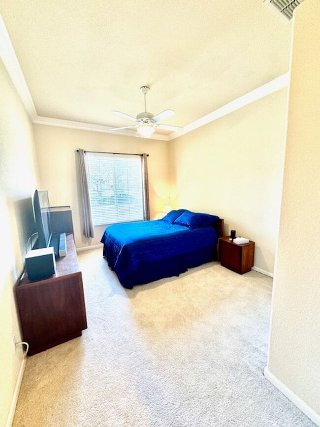 Building Photo - Springfield Home with a View - MUST BE 55 YEARS OF AGE