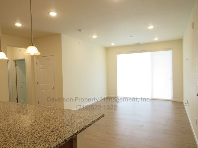 Building Photo - Beautiful Newer Condo in Briargate Area