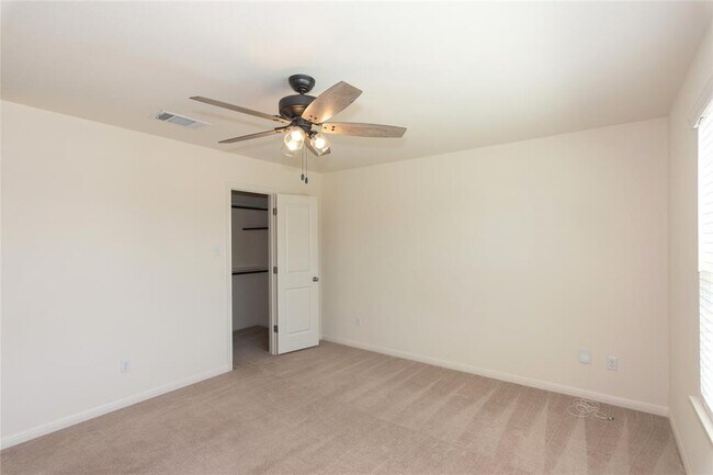 Building Photo - 1732 Lakota Ln