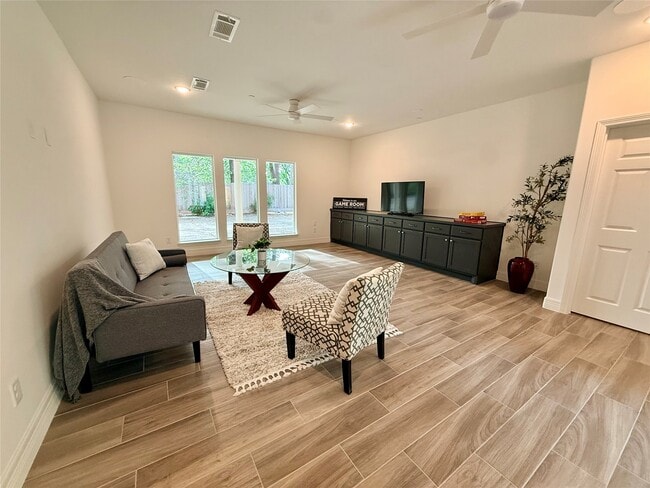 Building Photo - 11314 Williamsburg Dr