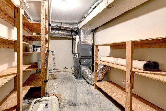 Building Photo - 8321 Barons Ct