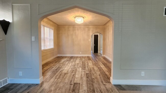 Building Photo - 4632 Locke Ave