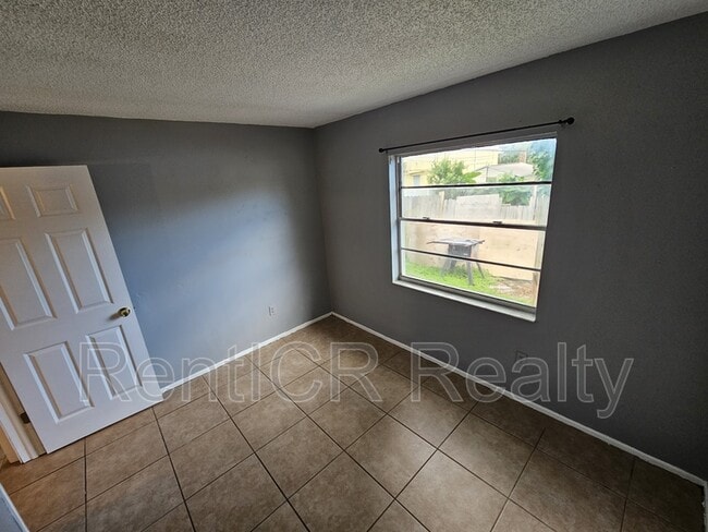Building Photo - 1409 Laura St