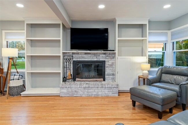 Building Photo - 46 Country Ln