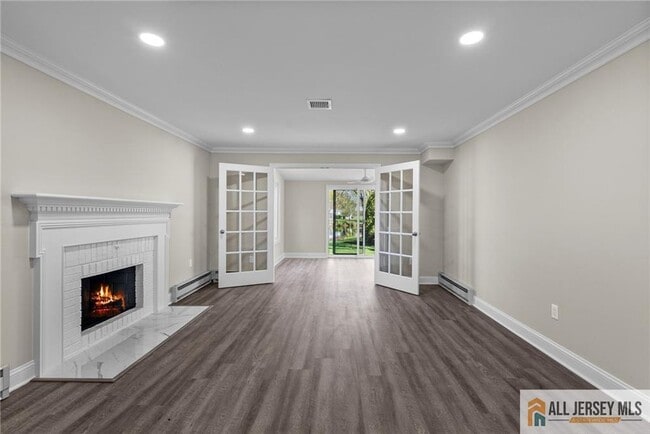 Building Photo - 265A Crosse Dr