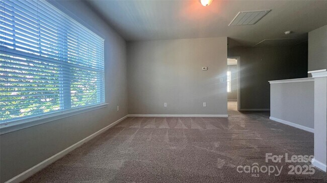 Building Photo - 2709 Southern Trace Dr