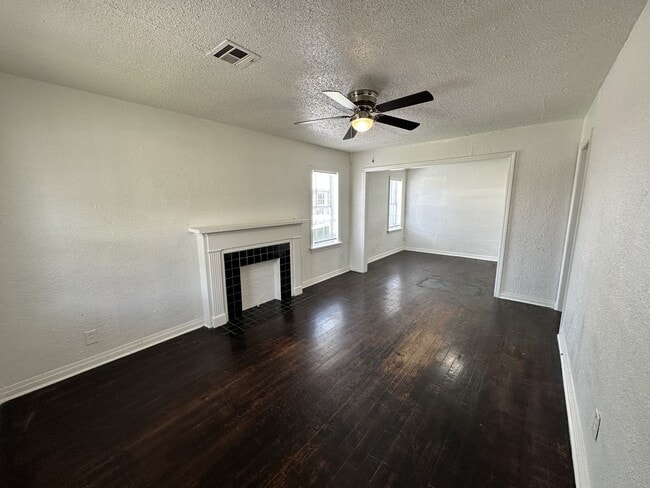 Building Photo - 2300 Granada Blvd