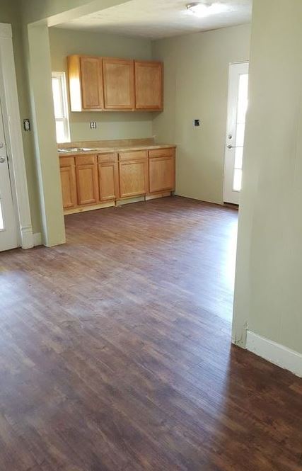 Primary Photo - 415 Montana Ave