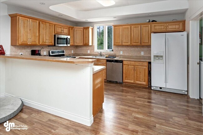 Building Photo - Spacious 5BD/3BA Home!
