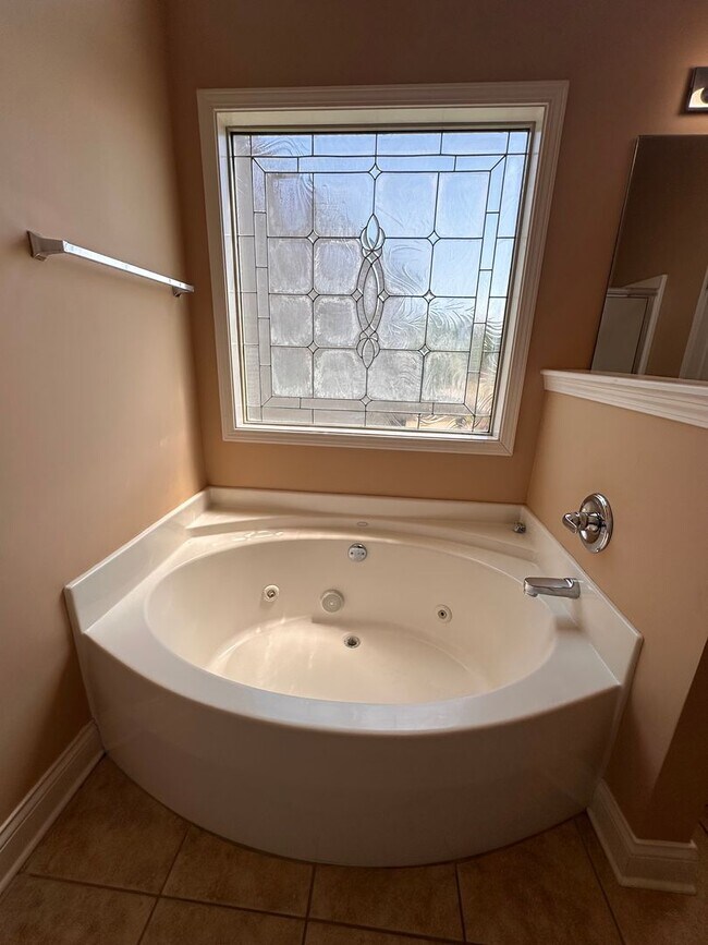 Building Photo - Elegant 4BR Home with Soaring Ceilings in The Reserve at Glenmary