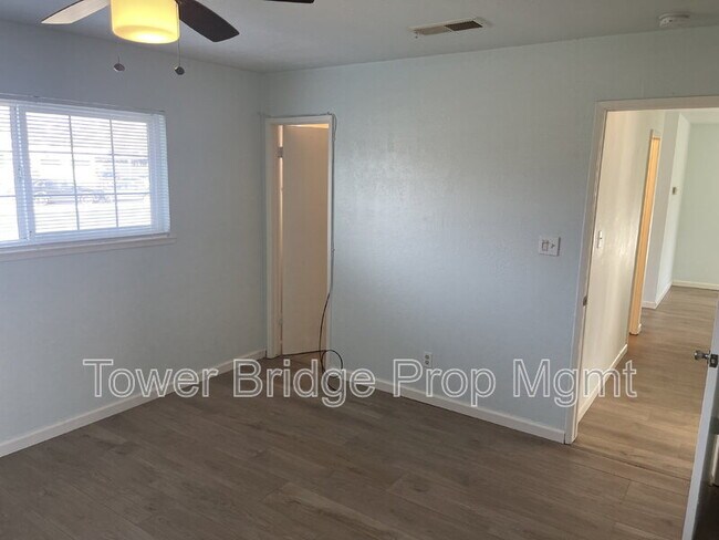 Building Photo - 8724 Halverson Dr