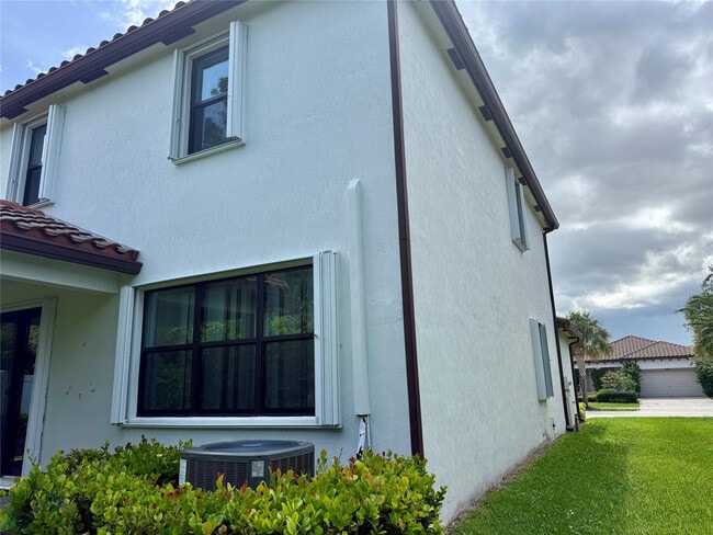 Building Photo - 4386 Buena Tara Dr