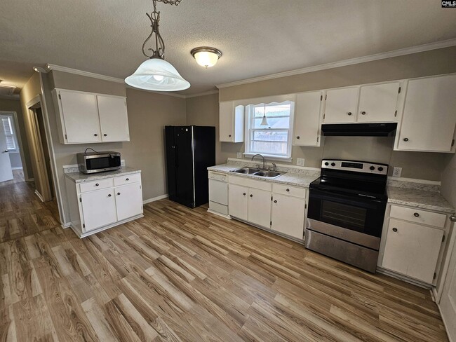 Building Photo - 10 Cinda Leigh Ct