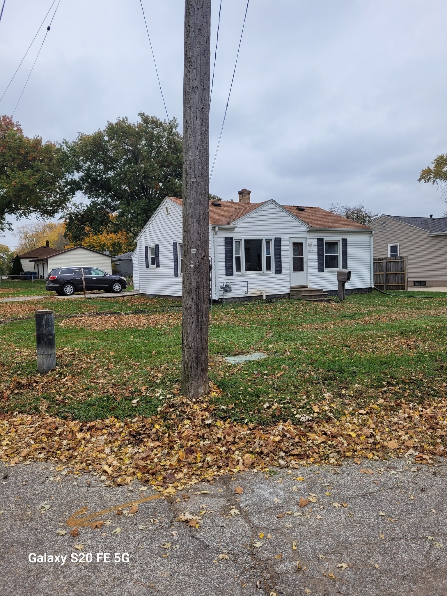 Corner lot with lots of space - 1103 Amherst Ave
