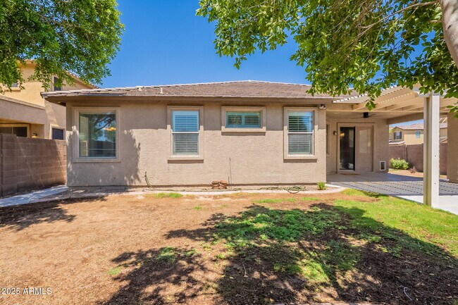 Building Photo - 888 S 165th Ln
