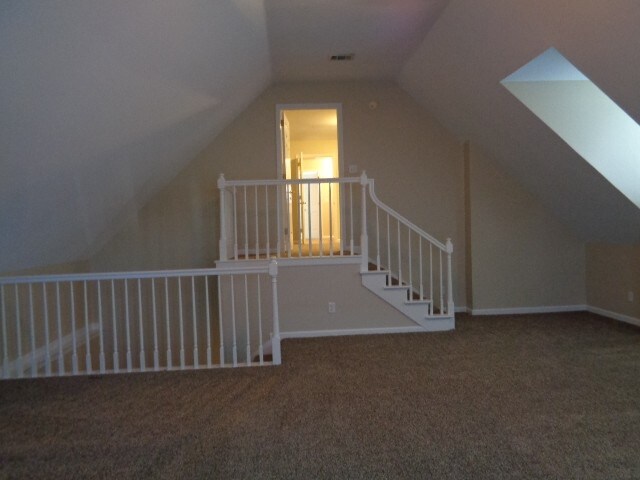 Building Photo - 2702 Camden Ct